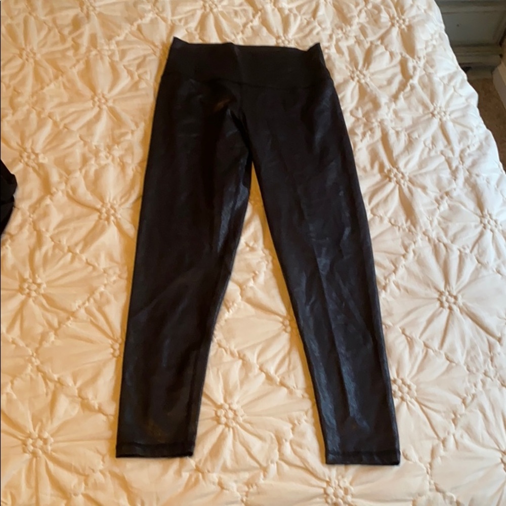 Aerie crackle leggings!